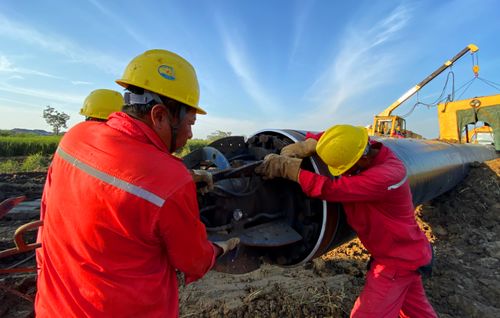 石油工程建设公司江苏油建皖东北天然气管道工程主体焊接完成